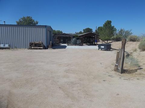 9877 Flora Vista Rd, Apple Valley, CA 92308 photo 2