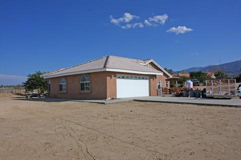 772 Calaveras Rd, Pinon Hills, CA 92372 photo 2