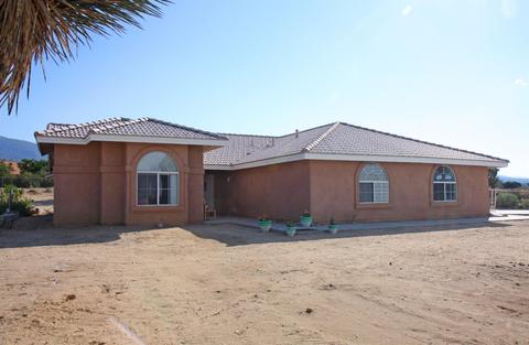 772 Calaveras Rd, Pinon Hills, CA 92372 photo 1