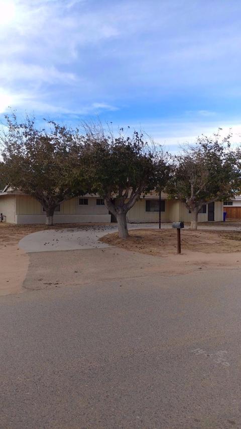14728 Quivero Rd, Apple Valley, CA 92307 photo 2