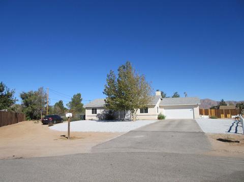 22225 Tajanta Ct, Apple Valley, CA 92307 photo 2
