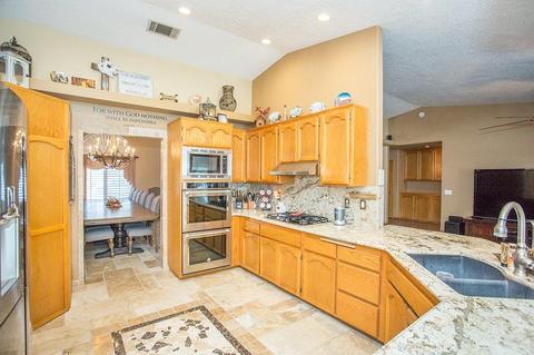 Undisclosed, Apple Valley, CA 92307 photo 13