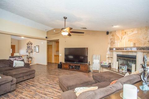 Undisclosed, Apple Valley, CA 92307 photo 9