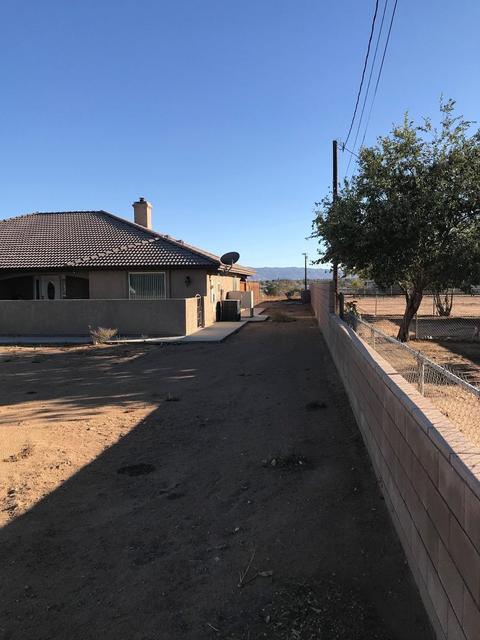 17845 Eucalyptus St, Hesperia, CA 92345 photo 4