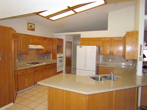 14366 Bochee Rd, Apple Valley, CA 92307 photo 6