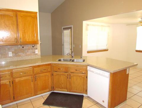 14366 Bochee Rd, Apple Valley, CA 92307 photo 8