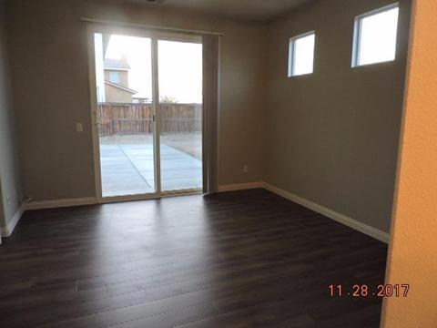 11776 Cliffrose Ct, Adelanto, CA 92301 photo 17