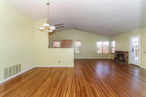 11018 Pemberton Way, Adelanto, CA 92301 photo 5