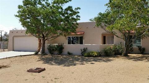 19526 Roanoke Rd, Apple Valley, CA 92307 photo 1