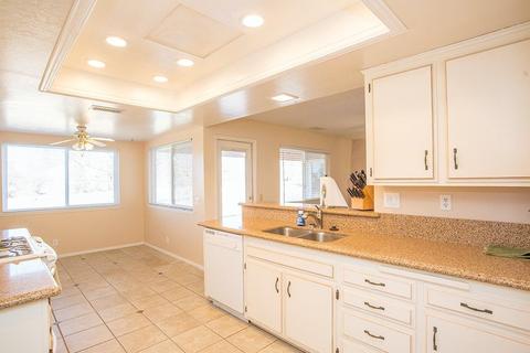 19526 Roanoke Rd, Apple Valley, CA 92307 photo 6