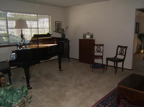 14917 Riverside Dr, Apple Valley, CA 92307 photo 12