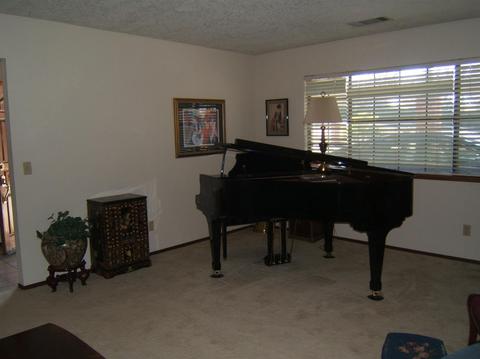 14917 Riverside Dr, Apple Valley, CA 92307 photo 13