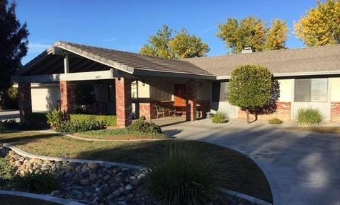 14917 Riverside Dr, Apple Valley, CA 92307 photo 2