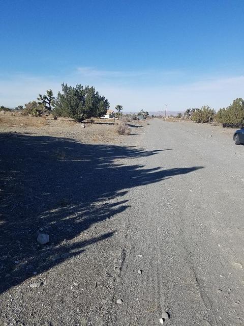 11026 Yuba Rd, Phelan, CA 92371 photo 1