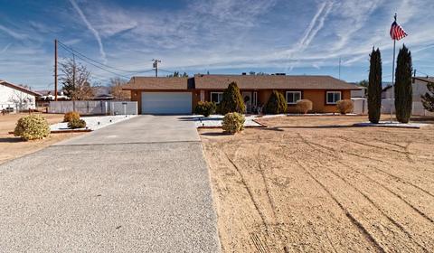 12377 Omak Rd, Apple Valley, CA 92308 photo 3