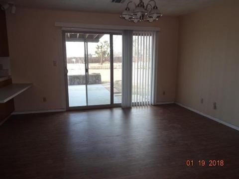 21181 Pine Ridge Ave, Apple Valley, CA 92307 photo 4