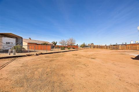 Undisclosed, Apple Valley, CA 92308 photo 16