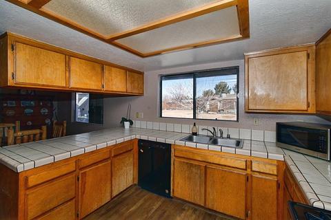 22638 South Rd, Apple Valley, CA 92307 photo 8