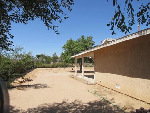 19031 Vine St, Hesperia, CA 92345 photo 18