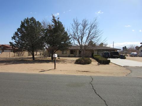 13969 Iroquois Rd, Apple Valley, CA 92307 photo 2