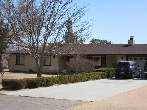 13969 Iroquois Rd, Apple Valley, CA 92307 photo 1