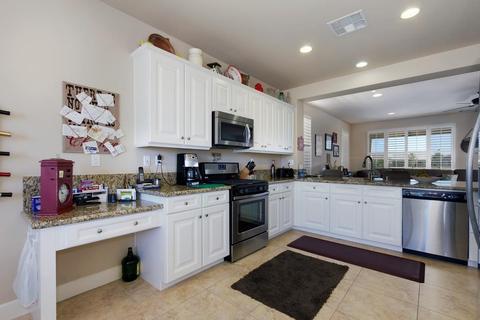 Undisclosed, Apple Valley, CA 92308 photo 8