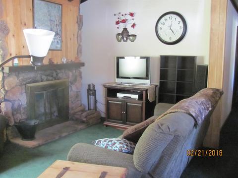 905 Spruce Ln, Big Bear City, CA 92314 photo 4