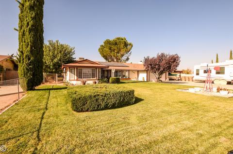 7566 Windsor Ave, Hesperia, CA 92345 photo 2