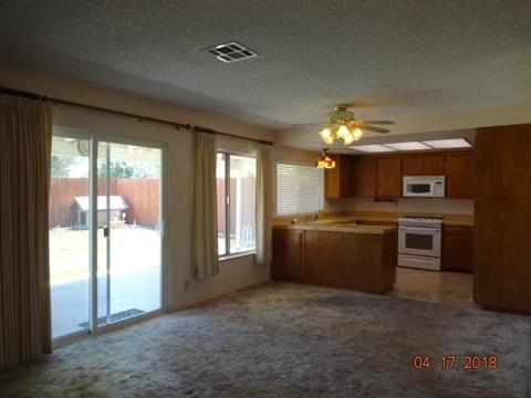 17785 Sultana St, Hesperia, CA 92345 photo 3