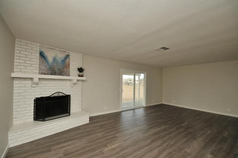 15350 Erie Rd, Apple Valley, CA 92307 photo 3