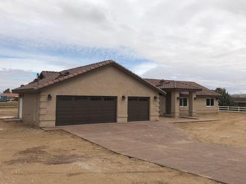 16070 Ash St, Hesperia, CA 92345 photo 2