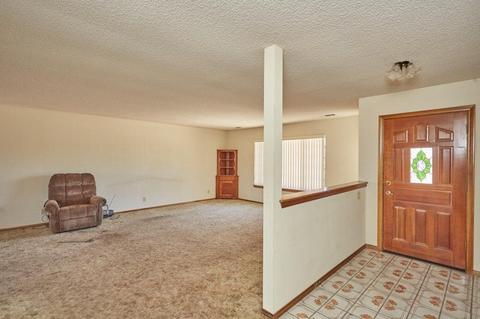 8196 Sherborn Ave, Hesperia, CA 92345 photo 4