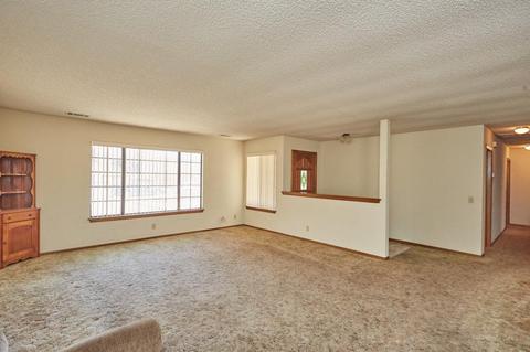8196 Sherborn Ave, Hesperia, CA 92345 photo 5