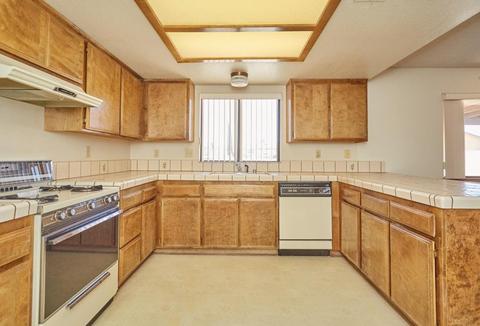 8196 Sherborn Ave, Hesperia, CA 92345 photo 9