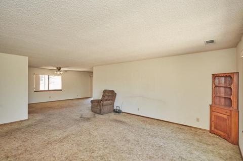 8196 Sherborn Ave, Hesperia, CA 92345 photo 7