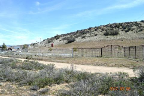 14065 Summit Valley Rd, Hesperia, CA 92345 photo 1