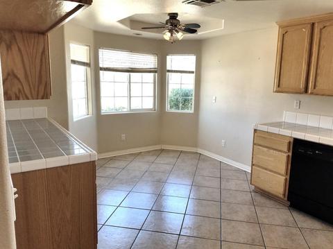 9599 Palo Verde Ct, Phelan, CA 92371 photo 3