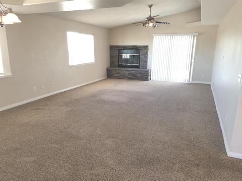 9599 Palo Verde Ct, Phelan, CA 92371 photo 4