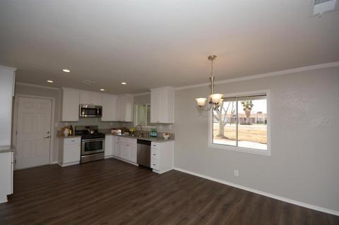 15350 Hercules St, Hesperia, CA 92345 photo 4
