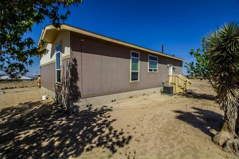 9034 Malpaso Rd, Phelan, CA 92371 photo 6