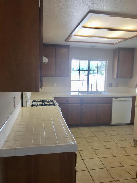 16664 Ocotilla Rd, Apple Valley, CA 92307 photo 3
