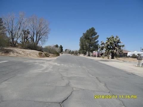 18860 Symeron Rd, Apple Valley, CA 92307 photo 2