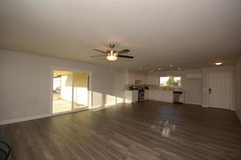 12815 Tamiani Rd, Apple Valley, CA 92308 photo 9