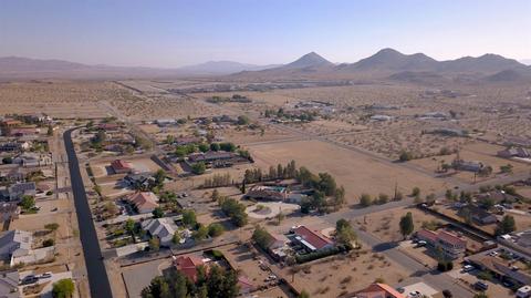 19322 Lodema Rd, Apple Valley, CA 92307 photo 2