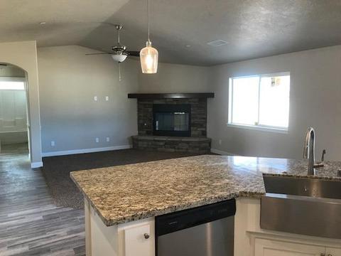 Undisclosed, Apple Valley, CA 92307 photo 2