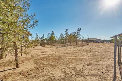 9914 Locust Ave, Hesperia, CA 92345 photo 32