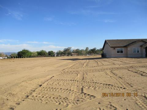 16235 Cactus St, Hesperia, CA 92345 photo 4