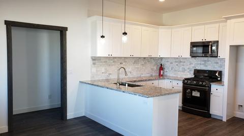 9037 Pauhaska Rd, Apple Valley, CA 92308 photo 3