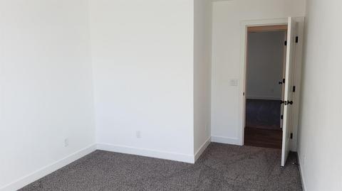9037 Pauhaska Rd, Apple Valley, CA 92308 photo 20