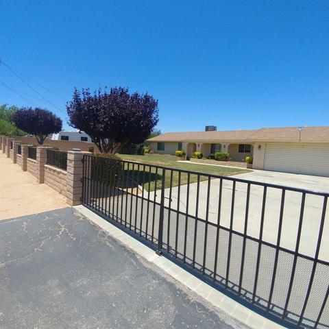 18044 Sycamore St, Hesperia, CA 92345 photo 2